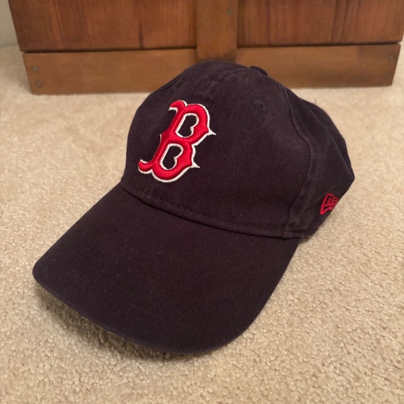 New Era 9Twenty Boston Red Sox Adjustable Hat - Picture 1 of 3